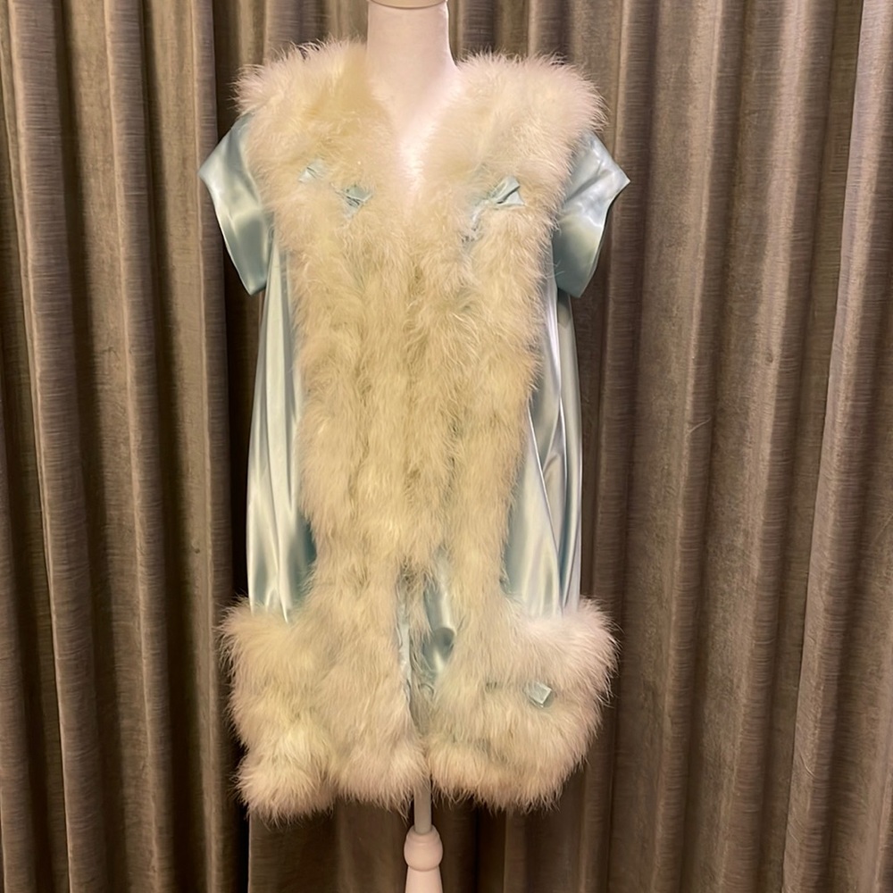 Vintage Claire Sandra BY Lucie Ann of Beverly Hills Peignoir. Glam Bombshell set